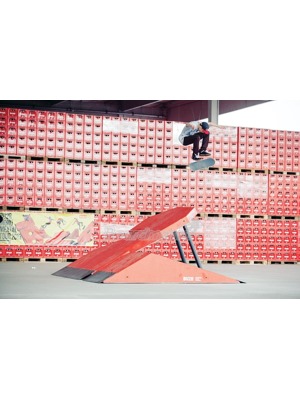 Maxim Habanec a jeho huge kickflip do nebe